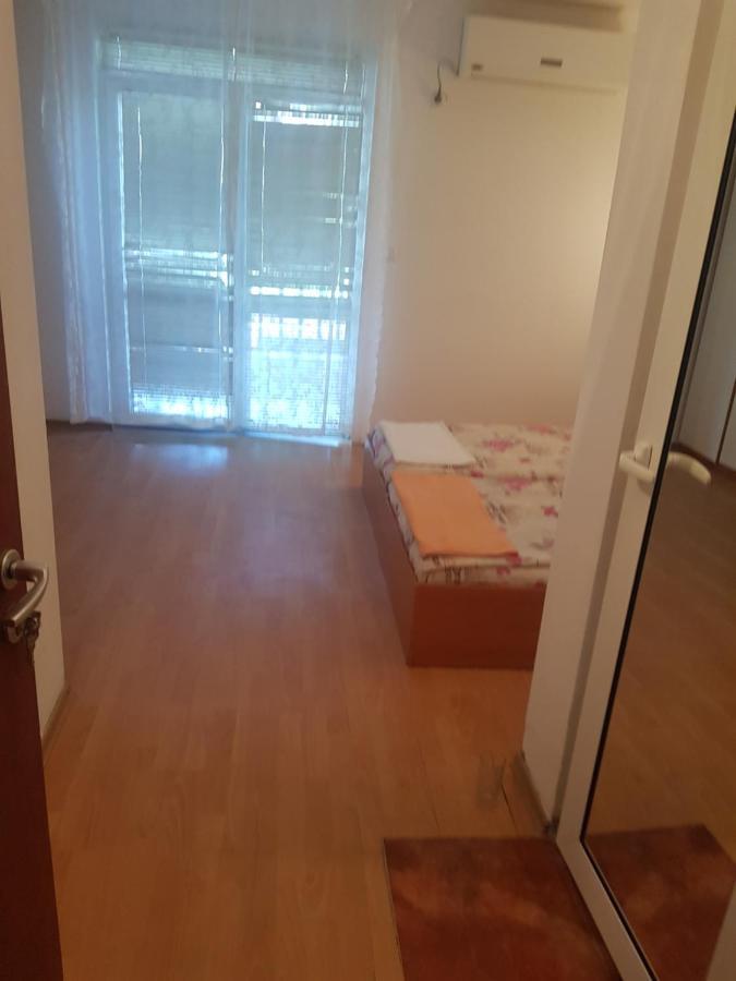 Теодор 네세부르 외부 사진
