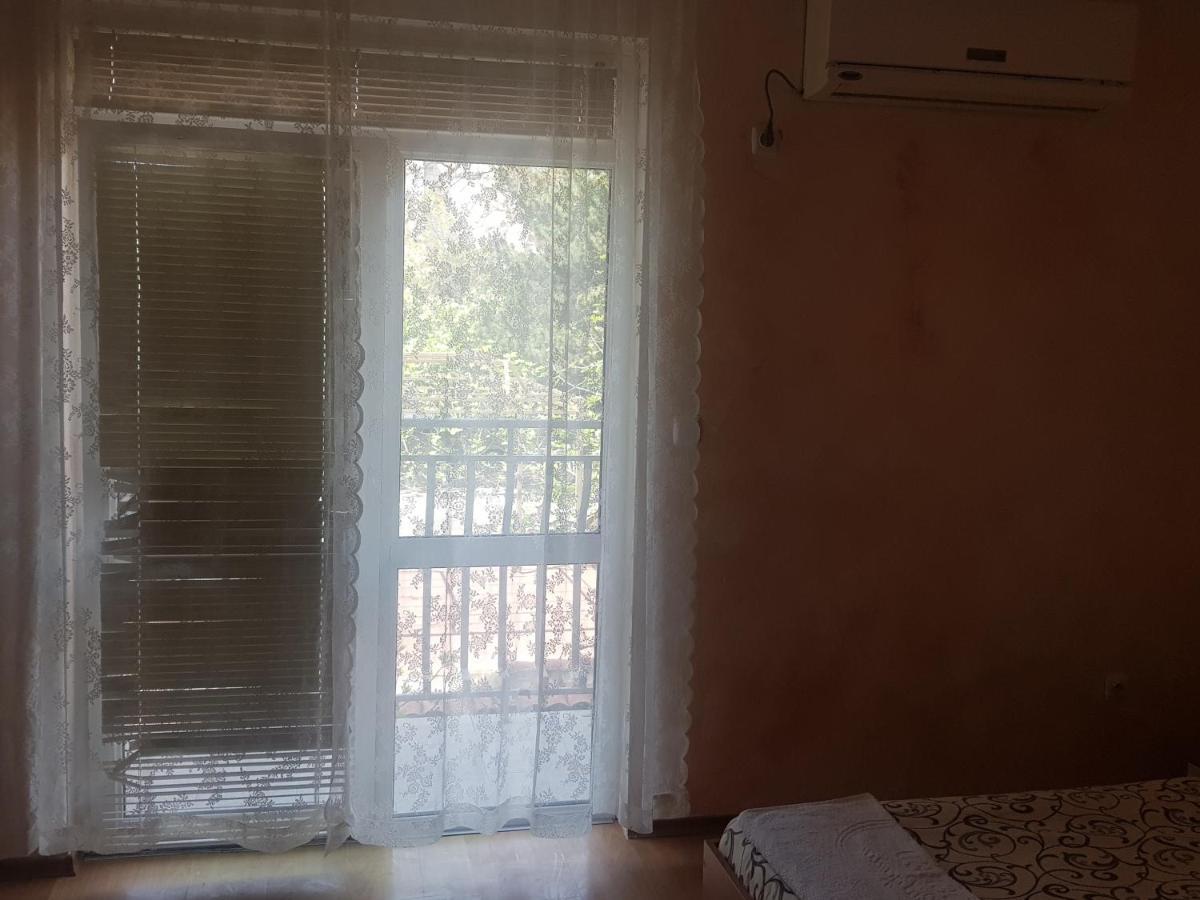 Теодор 네세부르 외부 사진